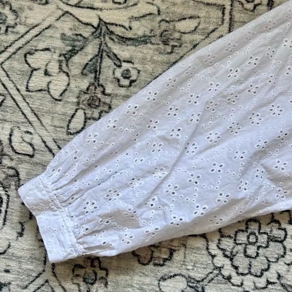 Shelter Eyelet Gloria Top - Picture 4 of 8